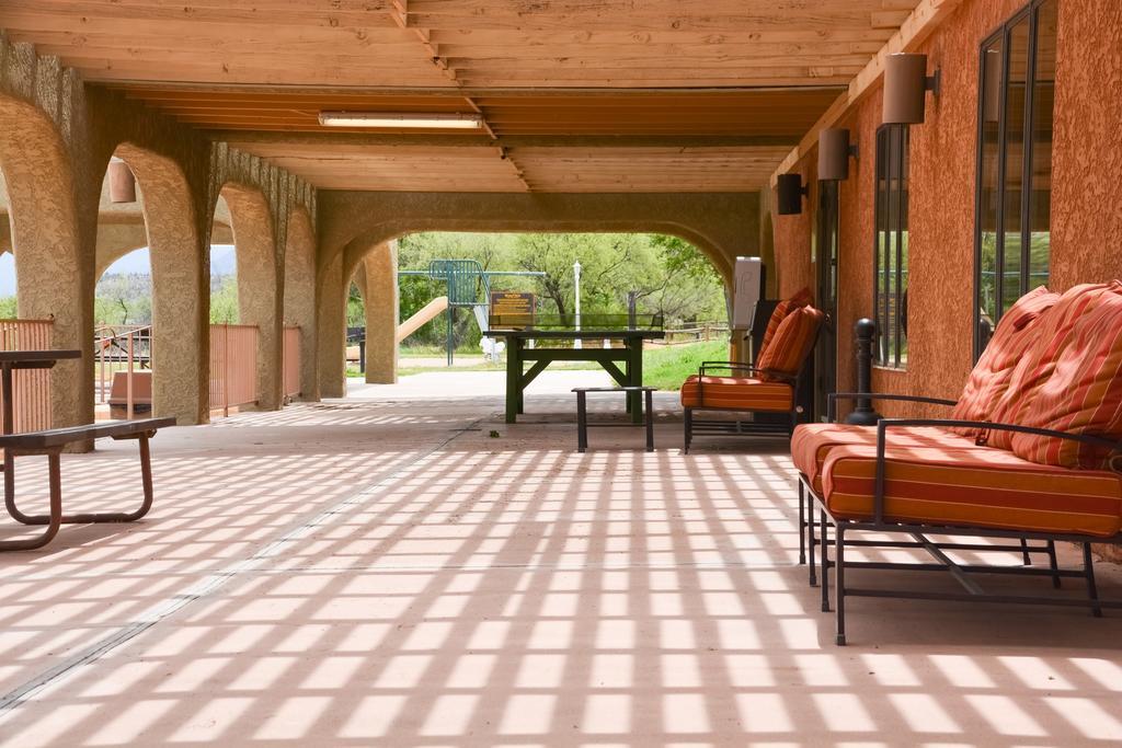 Verde Valley Studio Park Model Cabin 15 コットンウッド エクステリア 写真
